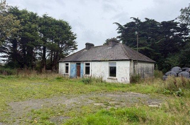 Muckenaugh, Lixnaw, Co. Kerry - Click to view photos
