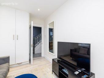 15 Shanowen Avenue, Dublin 9, Santry, Dublin 9 - Image 4
