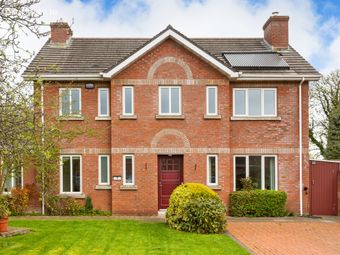 9 Clonfadda Wood, Mount Merrion Avenue, Blackrock, Co. Dublin