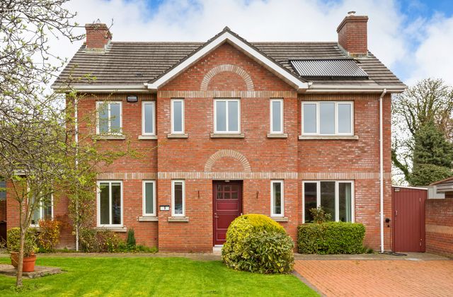 9 Clonfadda Wood, Mount Merrion Avenue, Blackrock, Co. Dublin - Click to view photos