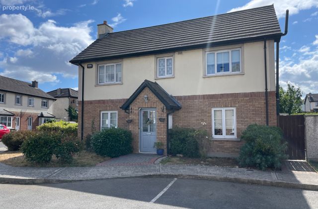 9 Park Court, Phelim Wood, Tullow, Co. Carlow - Click to view photos