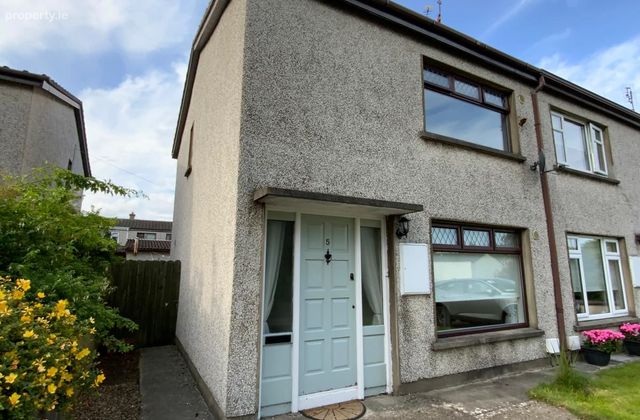 5 Villa Park, Greenacres, Dundalk, Co. Louth - Click to view photos