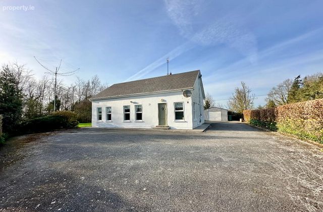 Garryfine Cross, Charleville, Co. Cork, Garryfine, Co. Limerick - Click to view photos
