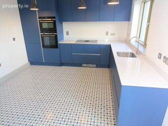 35 Aylesbury, Ballintemple, Co. Cork - Image 3