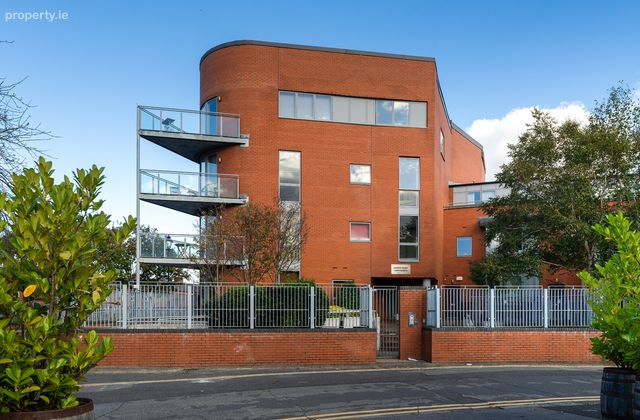 Apartment , Dakota Court, Royal Canal Bank, Phibsborough, Dublin 7 - Click to view photos