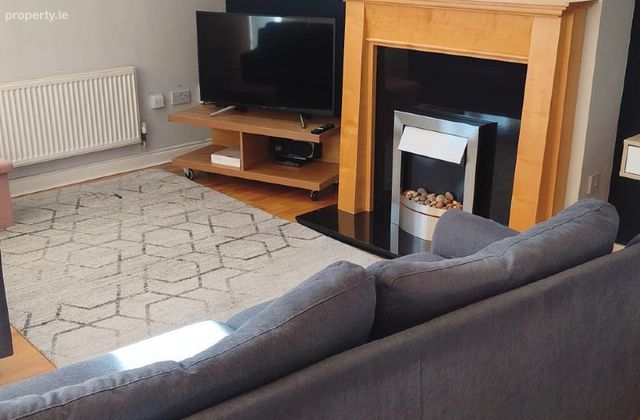 Drynam Square, Drynam Hall, Kinsealy, Kinsealy, Co. Dublin - Click to view photos