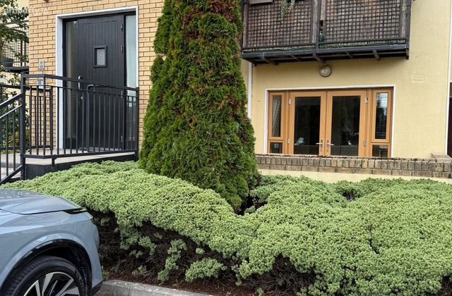 Apartment 84, L&eacute;as Na Mara, Ballymoneen Road, Galw, Ballymoneen, Co. Galway - Click to view photos