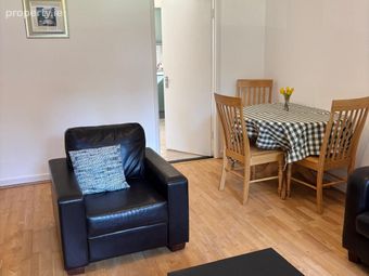 103 Cedar House, Mespil Estate, Ballsbridge, Dublin 4 - Image 2