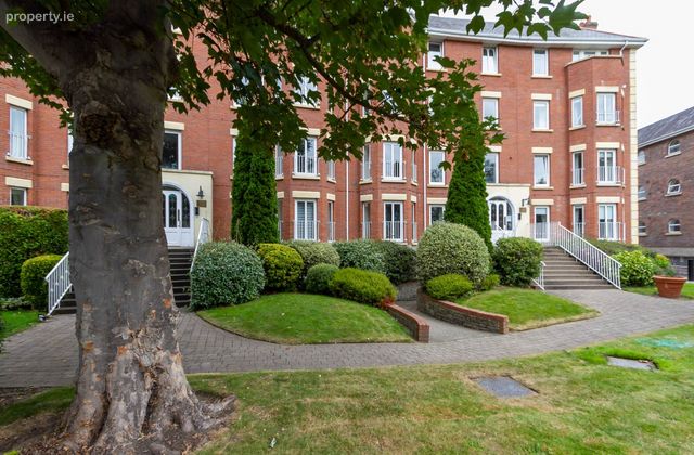 Apartment 25, Radcliff Hall, Saint John`s Road, Sandymount, Dublin 4, Co. Dublin, Sandymount, Dublin 4 - Click to view photos