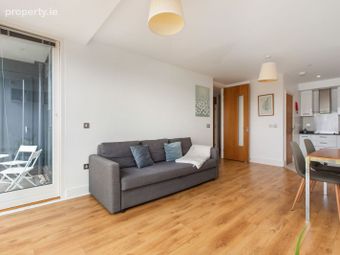 Apartment 45, Weavers Hall, Levmoss Park, Leopardstown, Dublin 18 - Image 4