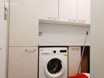 7 The Courtyard, Foxrock Park, Foxrock, Dublin 18 - Image 4