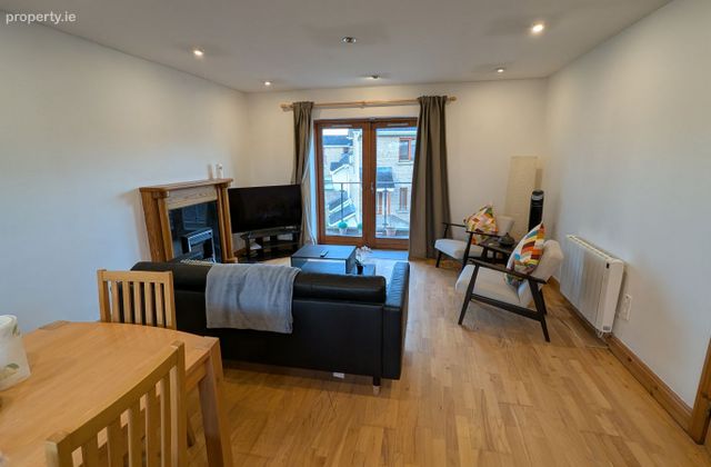 Apartment F, 25 Fernleigh Drive, Dublin 15, Carpenterstown, Dublin 15 - Click to view photos