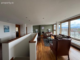 Apartment 71, Castle Way, Christchurch, Dublin 8 - Image 3