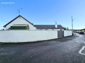 4 Campbells Park, Ardee, Ardee, Co. Louth - Image 3