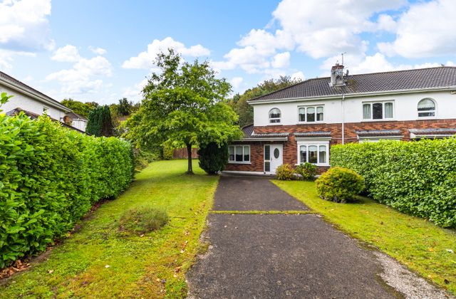 22 Oakfield Green, Glanmire, Co. Cork - Click to view photos