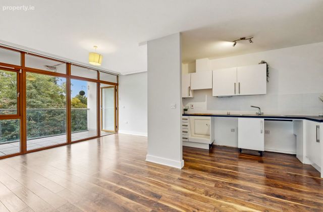 36 Kilkee House, Malahide Road, Ayrfield, Dublin 13 - Click to view photos
