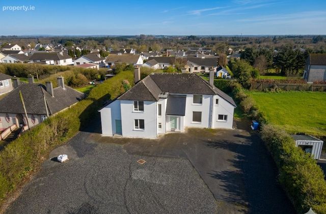 Dorothy Wall House, Knockroe, Castlerea, Co. Roscommon - Click to view photos