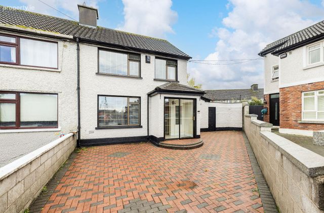 35 Wellmount Crescent, Finglas, Dublin 11 - Click to view photos
