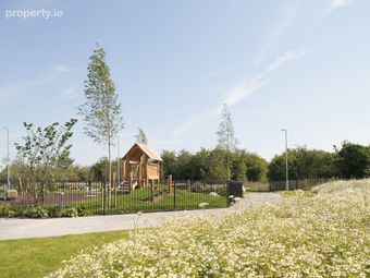 4 Bedroom Semi-Detached House, Dublin 22 - Image 4