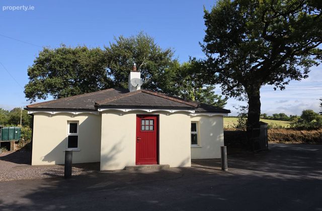 Stone House, Myshal, Dripsey, Co. Cork - Click to view photos
