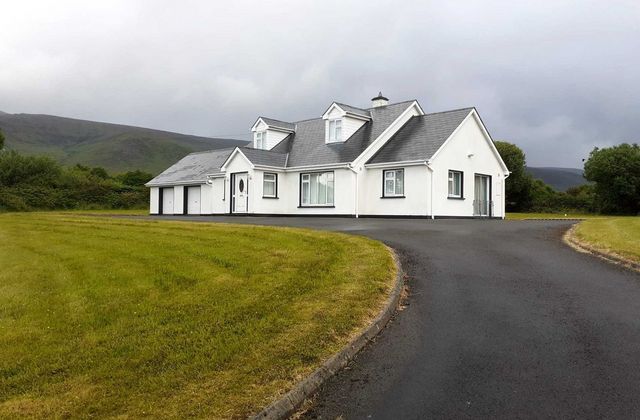 Shanahill East, Castlemaine, Castlemaine, Co. Kerry - Click to view photos