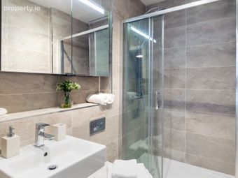 Apartment 5, Lock House 2, Gordon Place, Dublin 2, Charlemont Street, Dublin 2 - Image 3