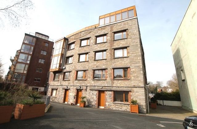 Apartment 256, Fairbairn House, Islandbridge, Dublin 8 - Click to view photos