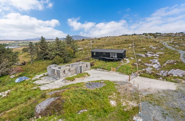 Meenacarn, Lettermacaward, Co. Donegal, Lettermacaward, Co. Donegal - Click to view photos