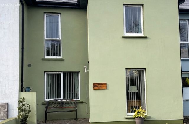 3 Sruthan An Mhuilinn, Chapel Street, Bandon, Co. Cork - Click to view photos