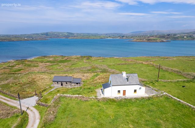 The End House, Westlands, Long Island, Schull, Co. Cork - Click to view photos