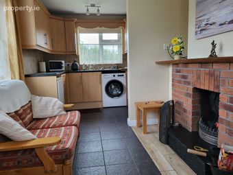Castleport Apartment, Ballymacrah, Castlebar, Co. Mayo - Image 2