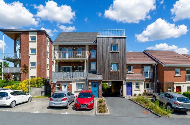 76 Cluain Shee, Aikens Village, Stepaside, Dublin 18 - Click to view photos