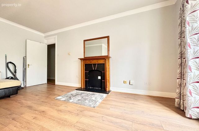 Mountjoy Square West, Dublin 1 - Click to view photos
