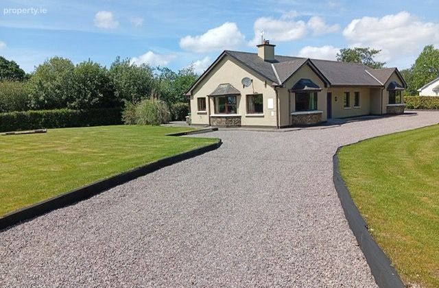 Ardraw, Beaufort, Co. Kerry - Click to view photos