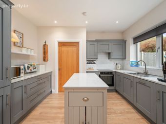 4 East Avenue, Mill Farm, Carrigaline, Co. Cork - Image 5