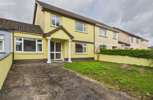 25 Castlewood Park, Ennis, Co. Clare - Click to view photos