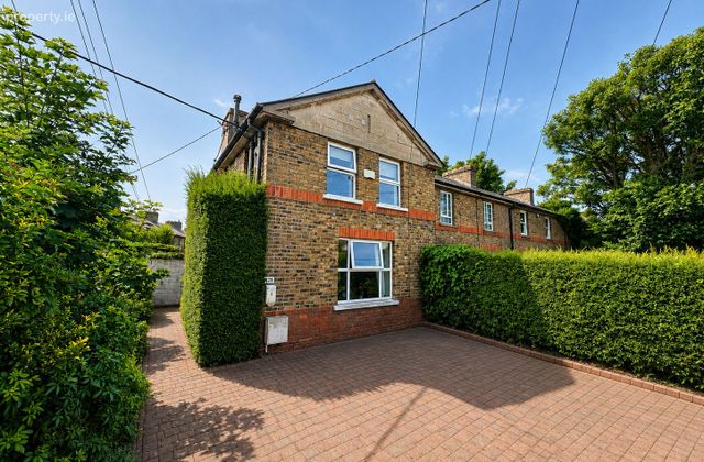12 Sallynoggin Villas, Glenageary Road Upper, Glenageary, Co. Dublin - Click to view photos