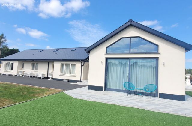 Newtown, Tyrrellspass, Co. Westmeath - Click to view photos