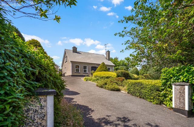 Dunaree, Kingscourt, Kingscourt, Co. Cavan - Click to view photos