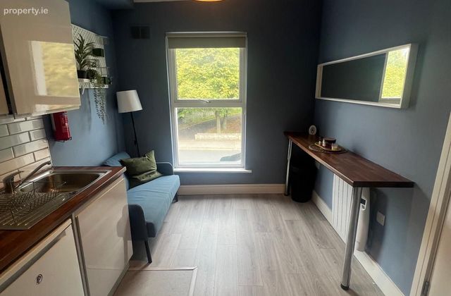 Botanic Avenue, Drumcondra, Dublin 9 - Click to view photos