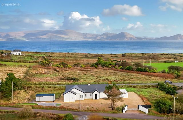 Dungeagan, Ballinskelligs, Waterville, Co. Kerry - Click to view photos