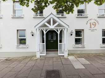 19 On The Green - Oak Suite, 19 Main Street, Belcoo, Enniskillen, Co. Fermanagh, Enniskillen, Co. Fermanagh - Image 2