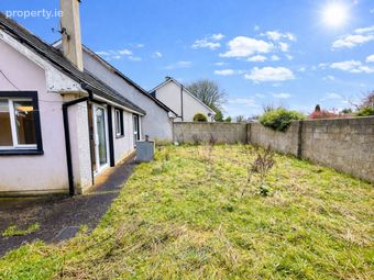 5 Croke Gardens, Thurles, Thurles, Co. Tipperary - Image 2