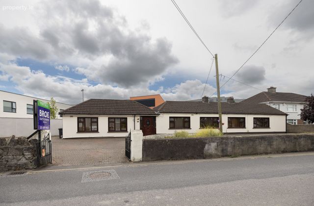 2 Saint John's Road, Dublin 22, Clondalkin, Dublin 22 - Click to view photos