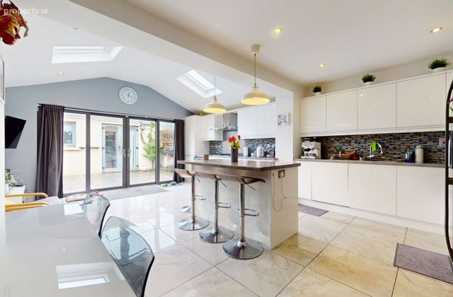 28 Hampton Wood Green, Finglas, Dublin 11 - Click to view photos