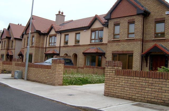 41 Yewlands, Maryborough Woods, Douglas, Co. Cork - Click to view photos