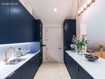 2 Bedroom Penthouse, Dublin 4 - Image 5