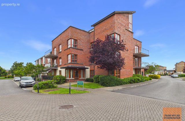 Apartment E, 25 Fernleigh Drive, Castleknock, Dublin 15 - Click to view photos