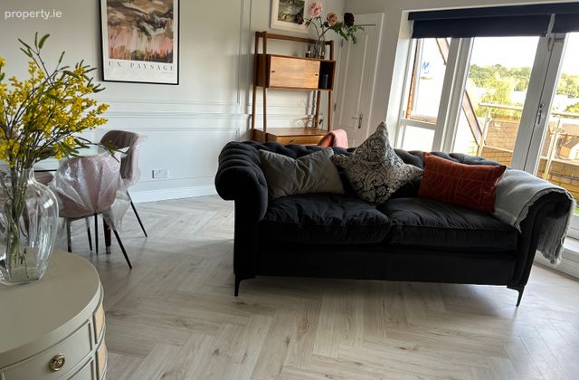 Knockmaree Apartments, Lucan Road, Dublin 20, Chapelizod, Dublin 20 - Click to view photos