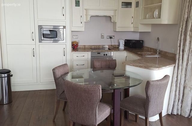 Apartment 8 , Block 3, Clarion Quay, North Wall Qu, IFSC, Dublin 1 - Click to view photos